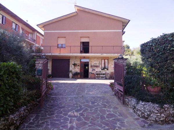 casa indipendente in vendita a Città della Pieve