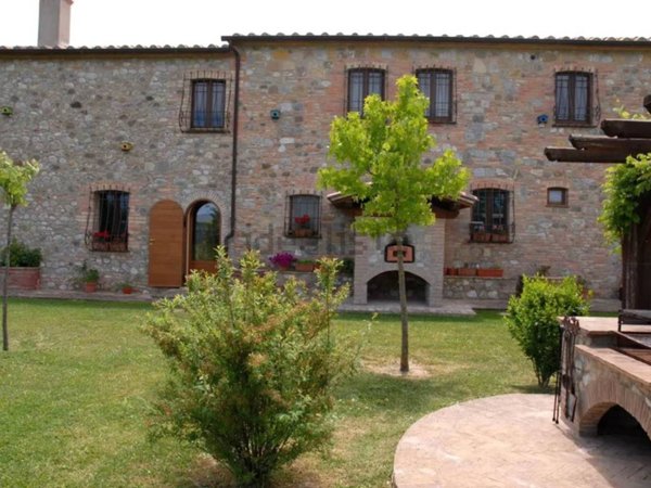 casa indipendente in vendita a Città della Pieve