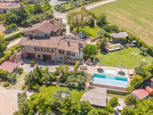 casa indipendente in vendita a Città della Pieve in zona Moiano