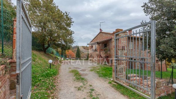 casa indipendente in vendita a Città della Pieve in zona Moiano