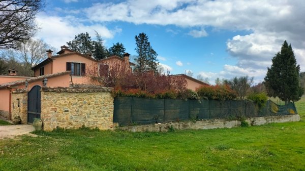 casa indipendente in vendita a Città della Pieve in zona Ponticelli