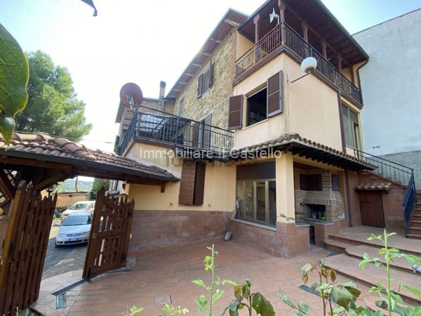 casa indipendente in vendita a Città della Pieve