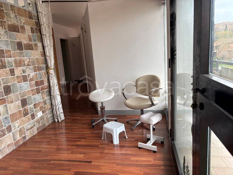 negozio in vendita a Città della Pieve in zona Po Bandino