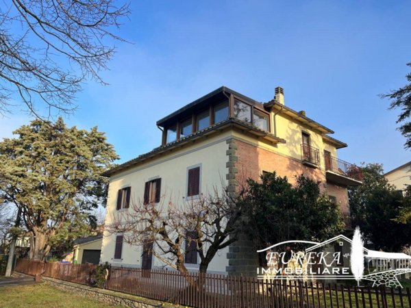 casa indipendente in vendita a Città della Pieve in zona Moiano