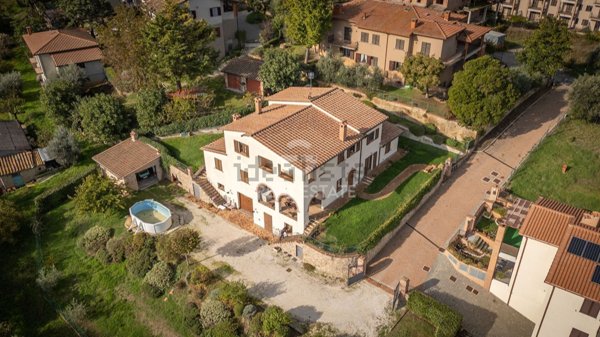 casa indipendente in vendita a Città della Pieve