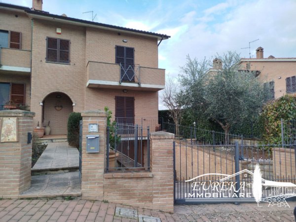 casa indipendente in vendita a Città della Pieve