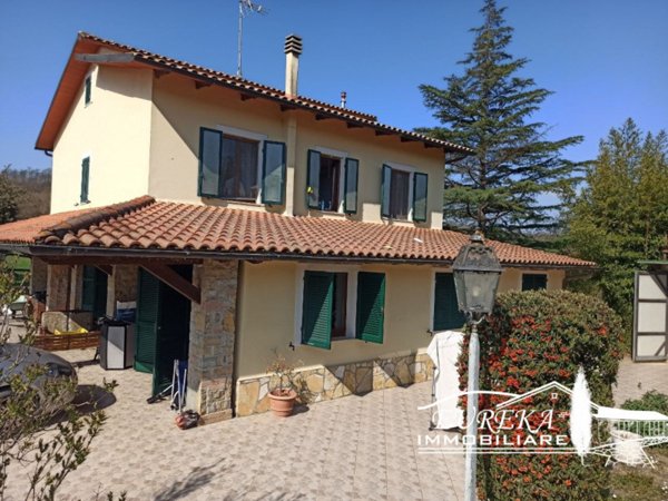 casa indipendente in vendita a Città della Pieve in zona Moiano