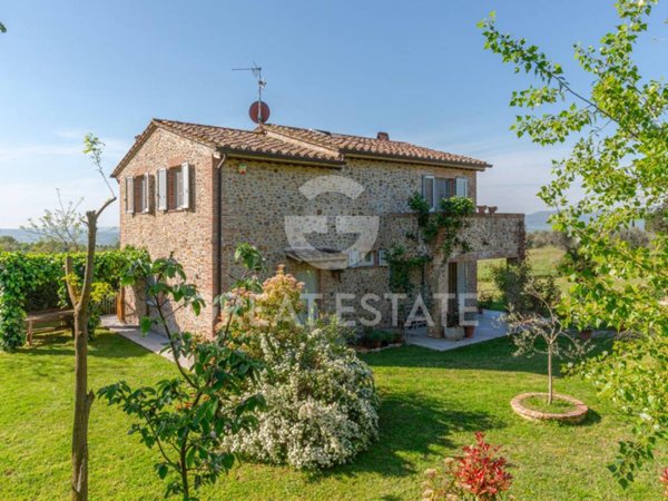 casa indipendente in vendita a Città della Pieve