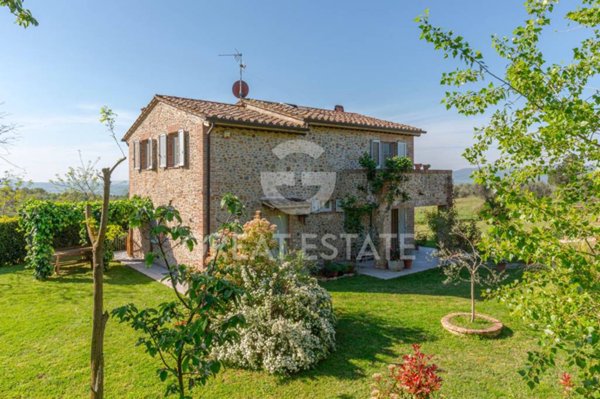 casa indipendente in vendita a Città della Pieve