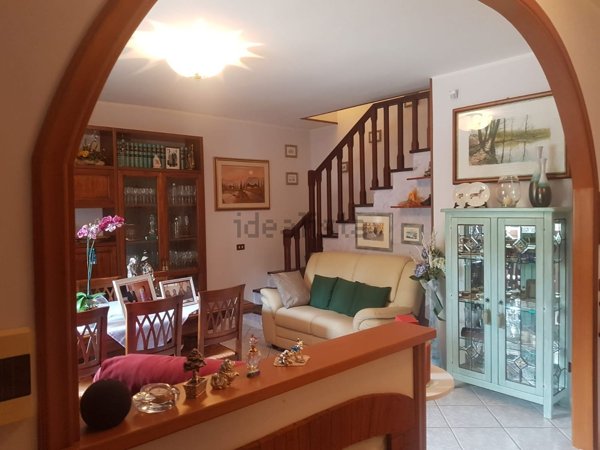 casa indipendente in vendita a Città della Pieve in zona Moiano