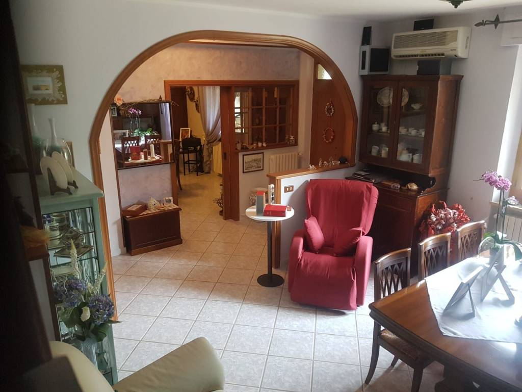 casa indipendente in vendita a Città della Pieve in zona Moiano