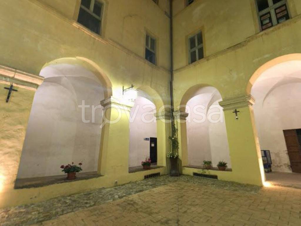 negozio in vendita a Città della Pieve