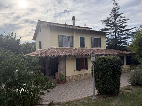 casa indipendente in vendita a Città della Pieve in zona Moiano