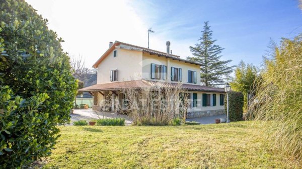 casa indipendente in vendita a Città della Pieve in zona Moiano