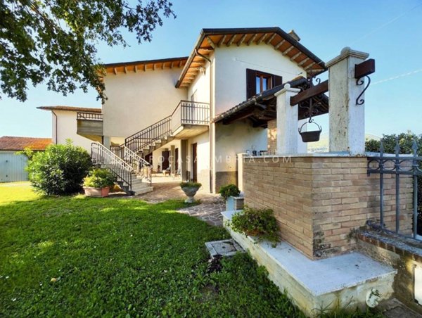 casa indipendente in vendita a Città di Castello