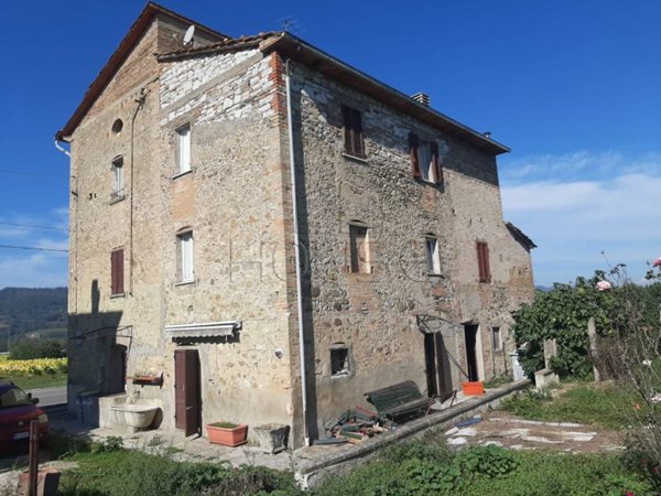 casa indipendente in vendita a Città di Castello in zona Cinquemiglia