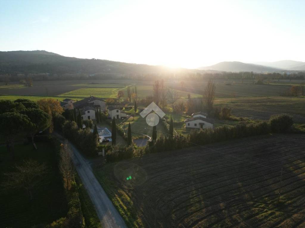 casa indipendente in vendita a Città di Castello in zona Promano