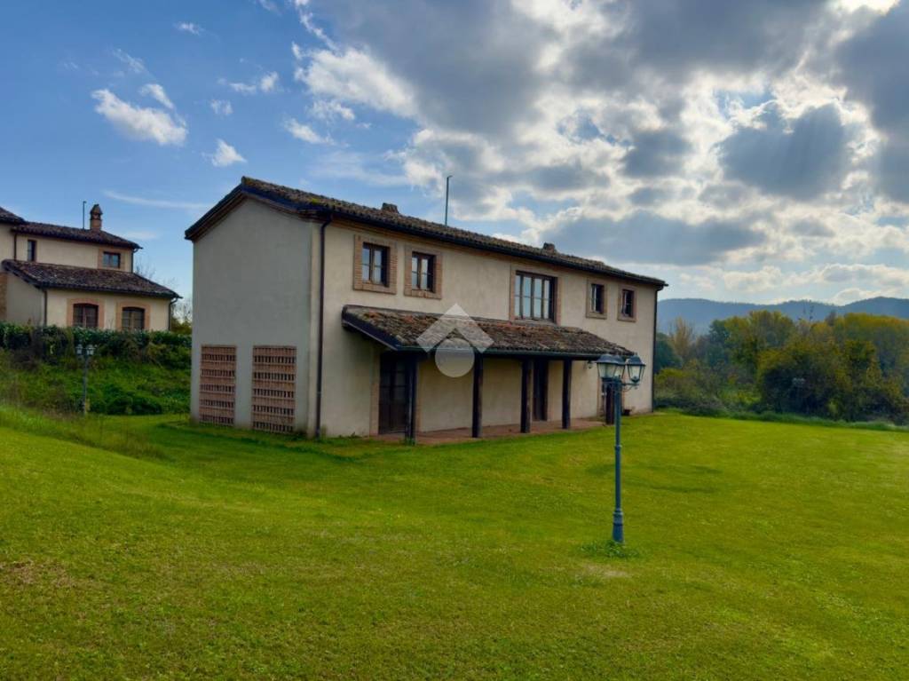 casa indipendente in vendita a Città di Castello in zona Promano