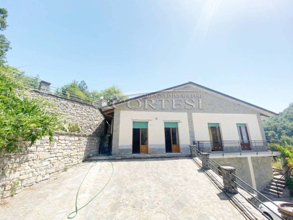 casa indipendente in vendita a Città di Castello in zona Vallurbana