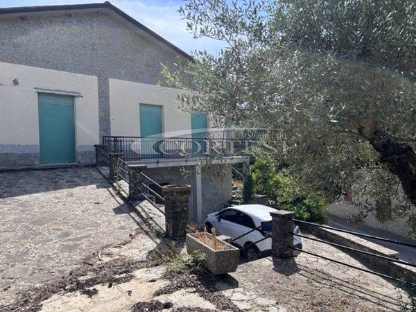 casa indipendente in vendita a Città di Castello in zona Vallurbana