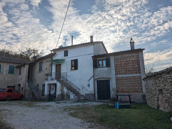 casa indipendente in vendita a Città di Castello in zona Rovigliano