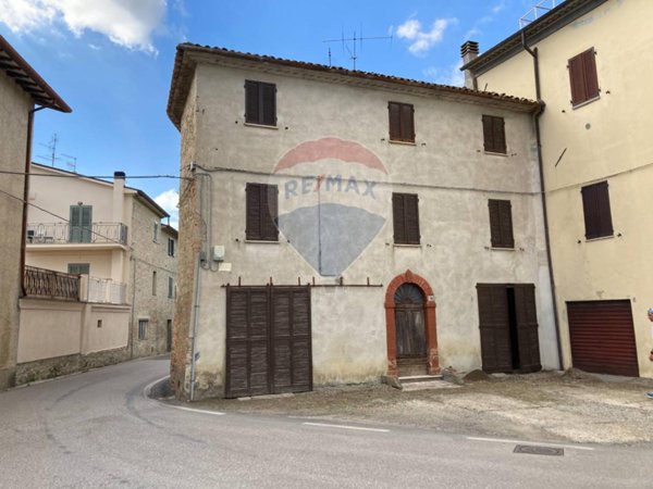 casa indipendente in vendita a Città di Castello in zona Piosina