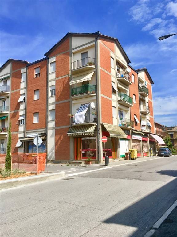 locale commerciale in vendita a Città di Castello