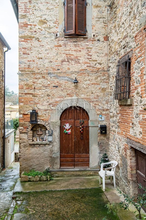 pentavano in vendita a Città di Castello in zona Petroia