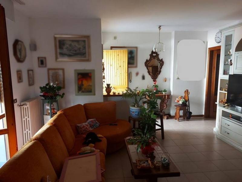 appartamento in vendita a Città di Castello in zona Cerbara