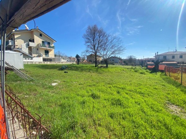 terreno agricolo in vendita a Città di Castello in zona Promano