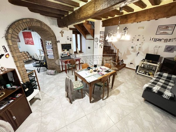 casa indipendente in vendita a Città di Castello in zona Trestina