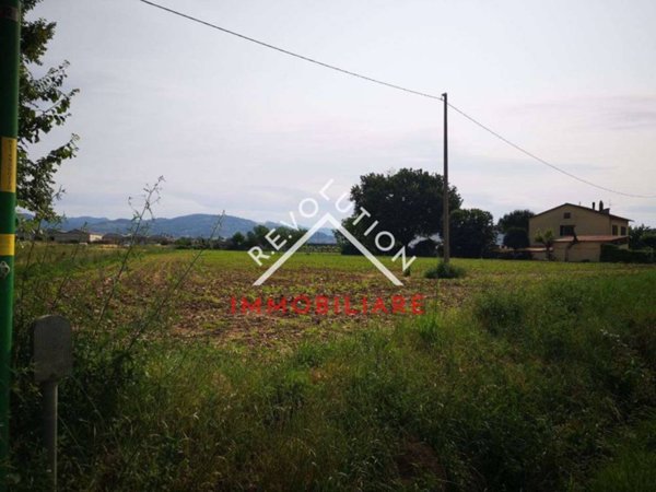terreno edificabile in vendita a Città di Castello in zona Cerbara