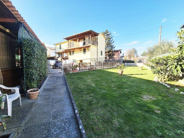 casa indipendente in vendita a Città di Castello in zona Fabbrecce