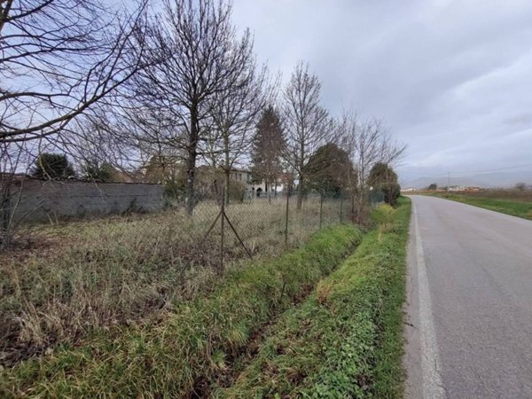 terreno agricolo in vendita a Città di Castello in zona Badiali