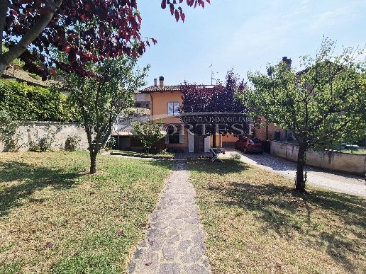 casa indipendente in vendita a Città di Castello in zona Petrelle