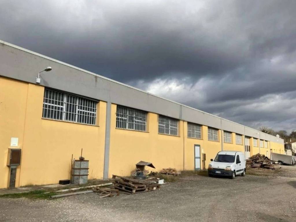 capannone in vendita a Città di Castello in zona Promano