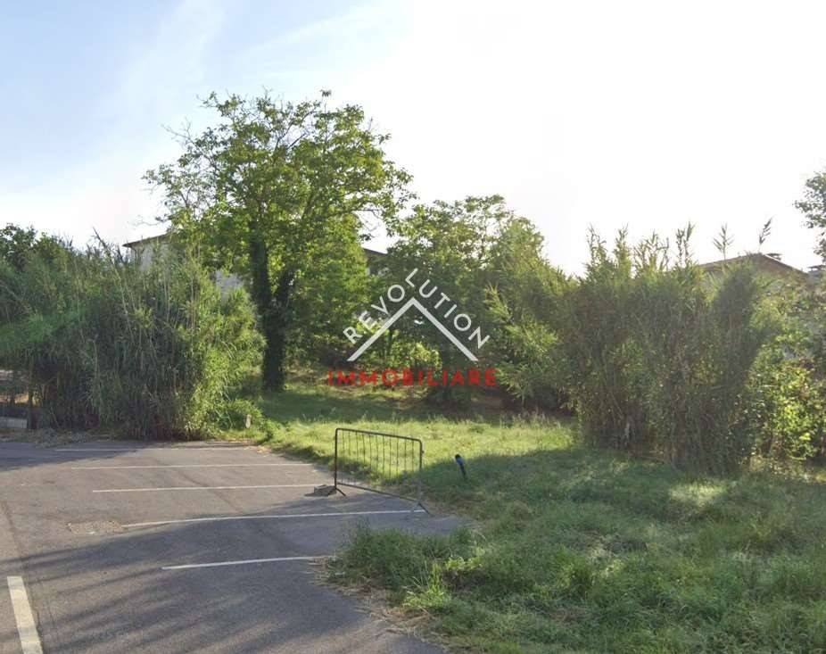 terreno edificabile in vendita a Città di Castello in zona Promano