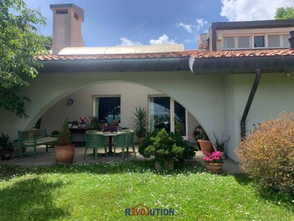 casa indipendente in vendita a Città di Castello in zona Uppiano