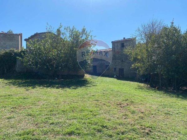 casa indipendente in vendita a Città di Castello in zona Petroia