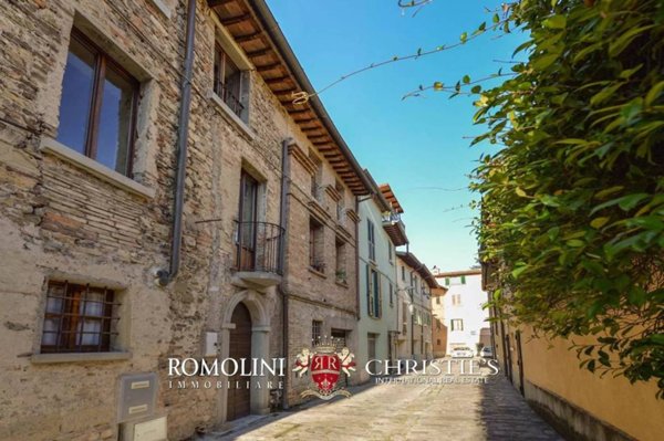 appartamento in vendita a Città di Castello in zona Fiume