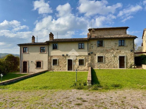 casa indipendente in vendita a Città di Castello in zona Promano