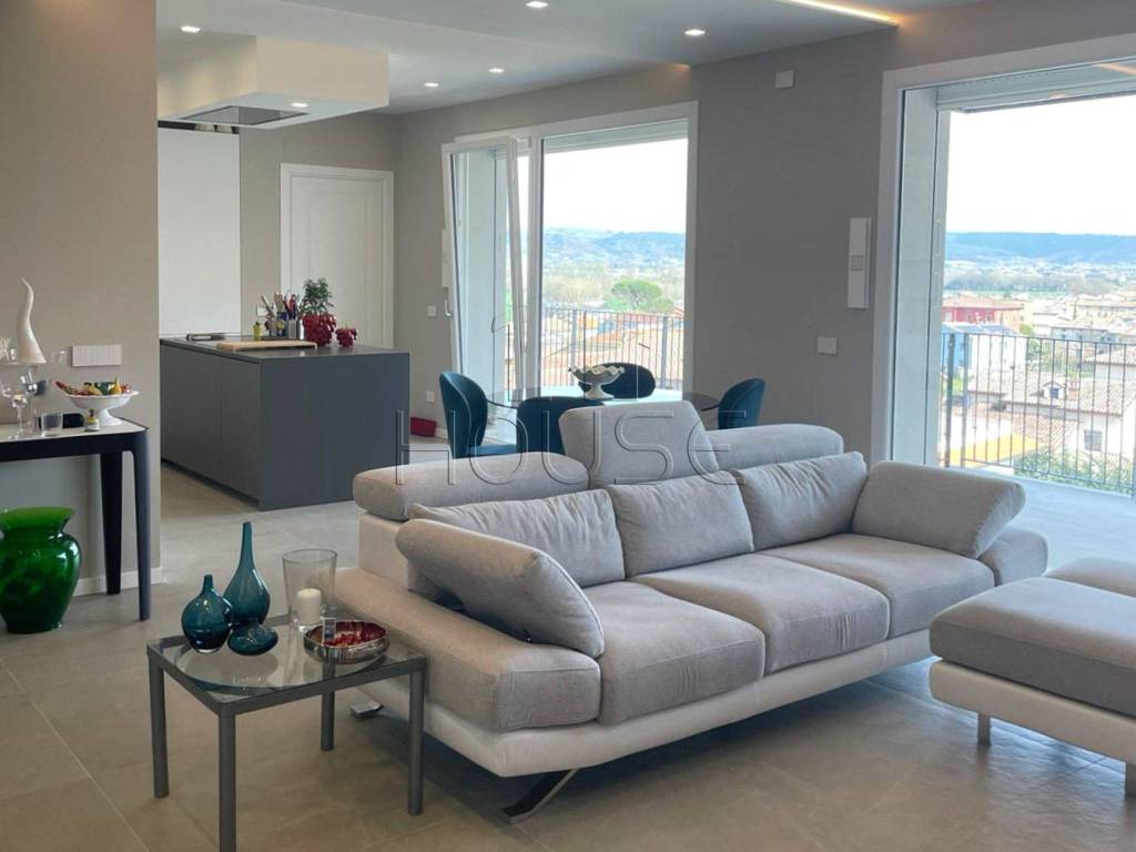 appartamento in vendita a Città di Castello in zona Lerchi