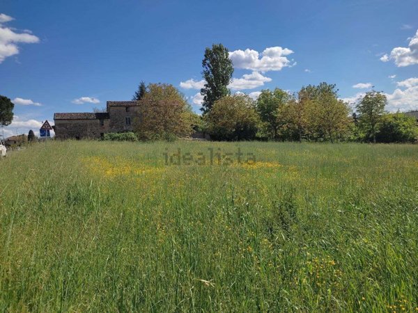 terreno edificabile in vendita a Città di Castello in zona Cinquemiglia