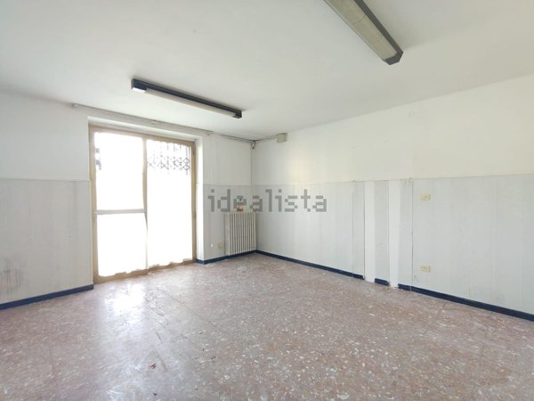 locale di sgombero in vendita a Città di Castello