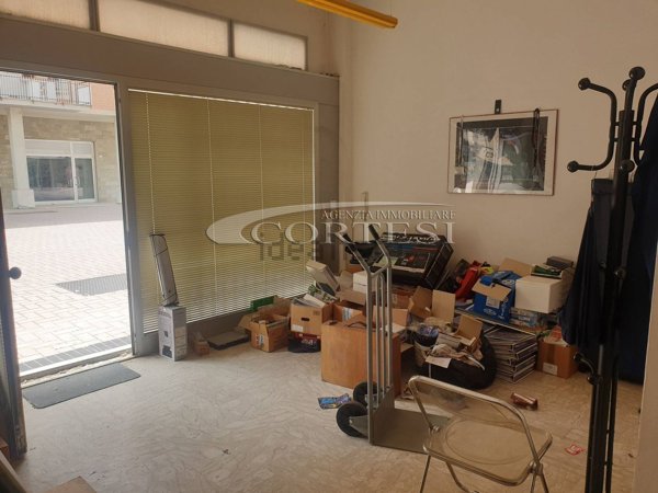 locale commerciale in vendita a Città di Castello