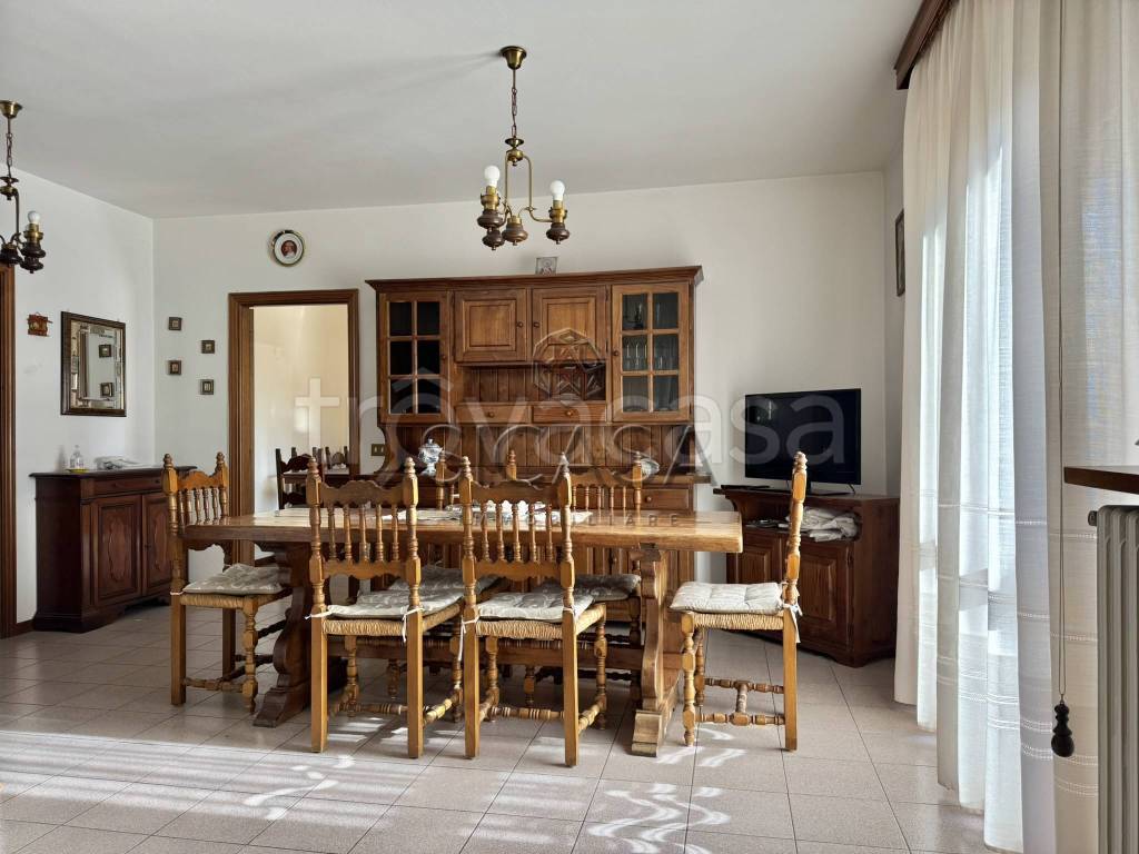 appartamento in vendita a Città di Castello in zona Cerbara