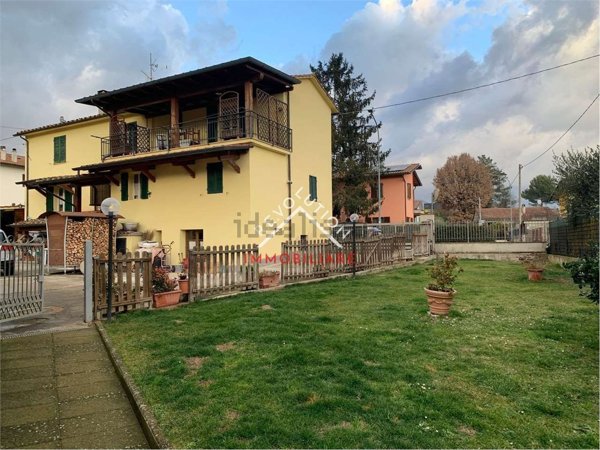 casa indipendente in vendita a Città di Castello in zona Fabbrecce