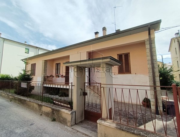 casa indipendente in vendita a Città di Castello