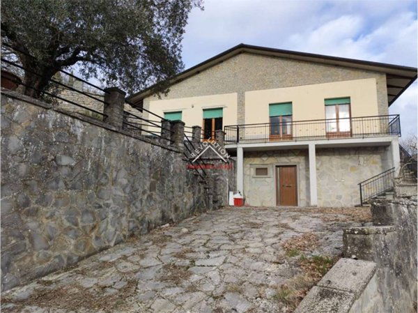 casa indipendente in vendita a Città di Castello in zona Vallurbana