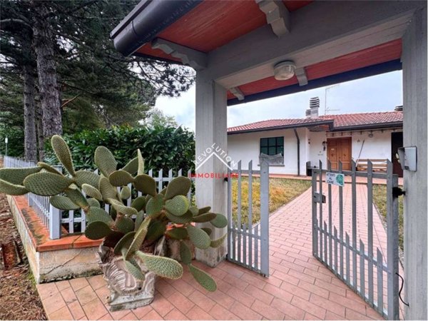 casa indipendente in vendita a Città di Castello in zona Fraccano